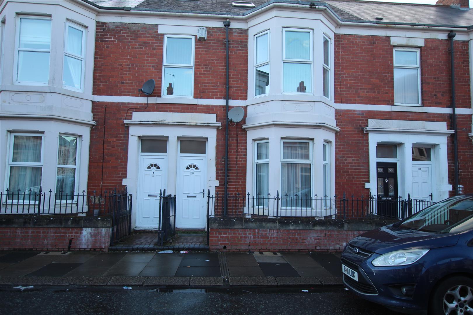 House Wingrove Avenue in Newcastle upon Tyne