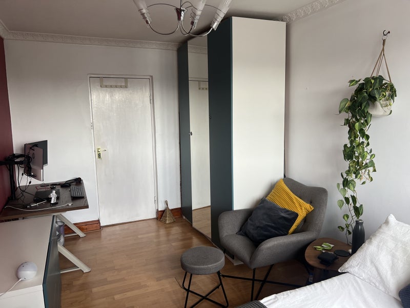 Room St. John Street in Greater London