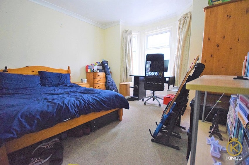 Room Aragorn Court in Guildford