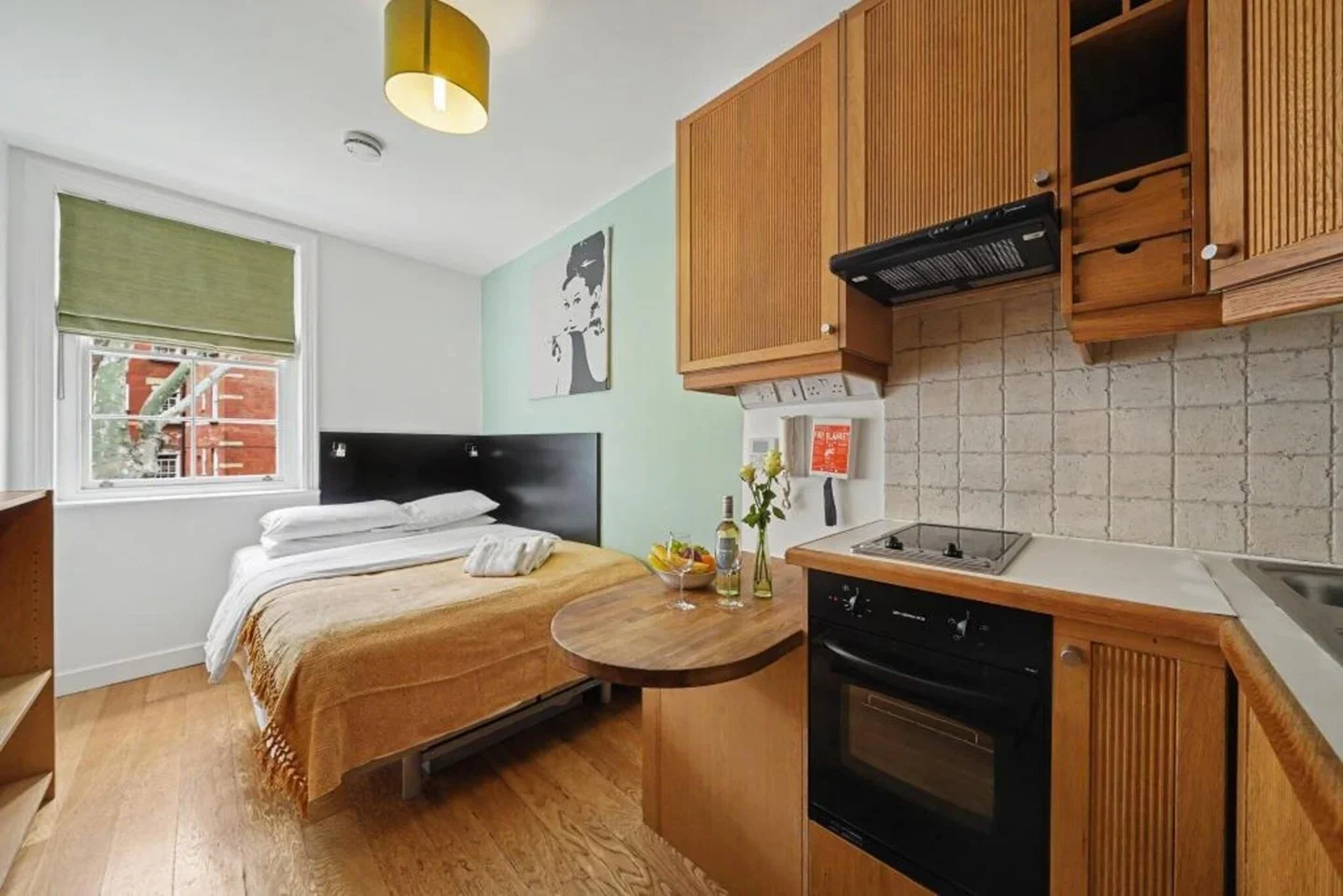 Flat Cartwright Gardens in Greater London