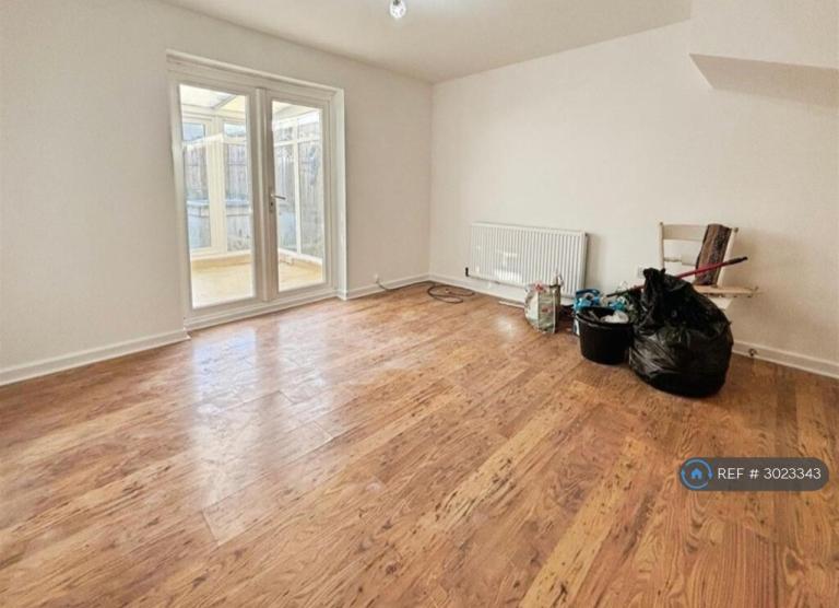 Room Yewdall Way in Bradford