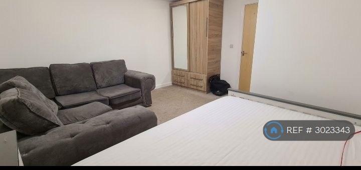 Room Yewdall Way in Bradford