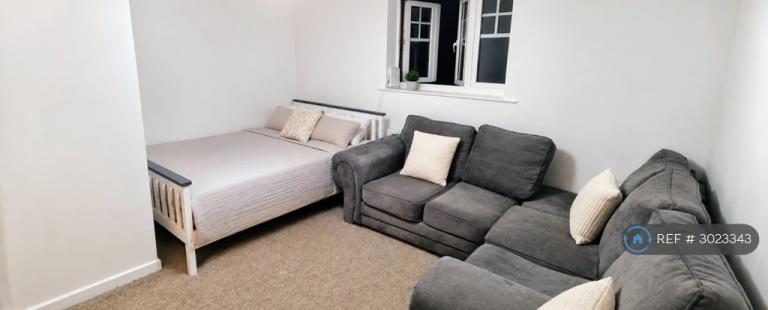 Room Yewdall Way in Bradford