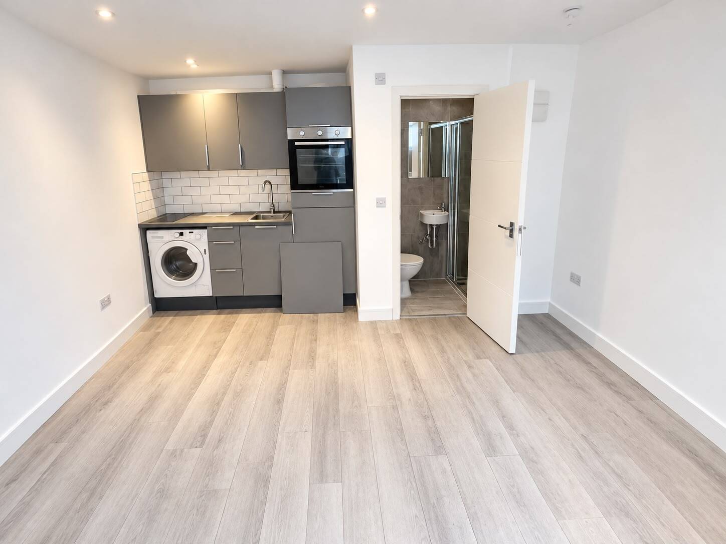 Flat Walton Road in Elmbridge