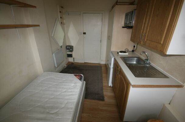 Flat Westbourne Park Road in Greater London