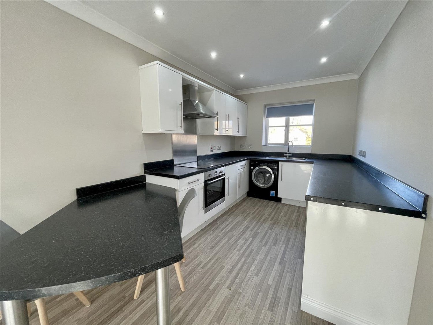 Flat Swain Court in Middleton One Row