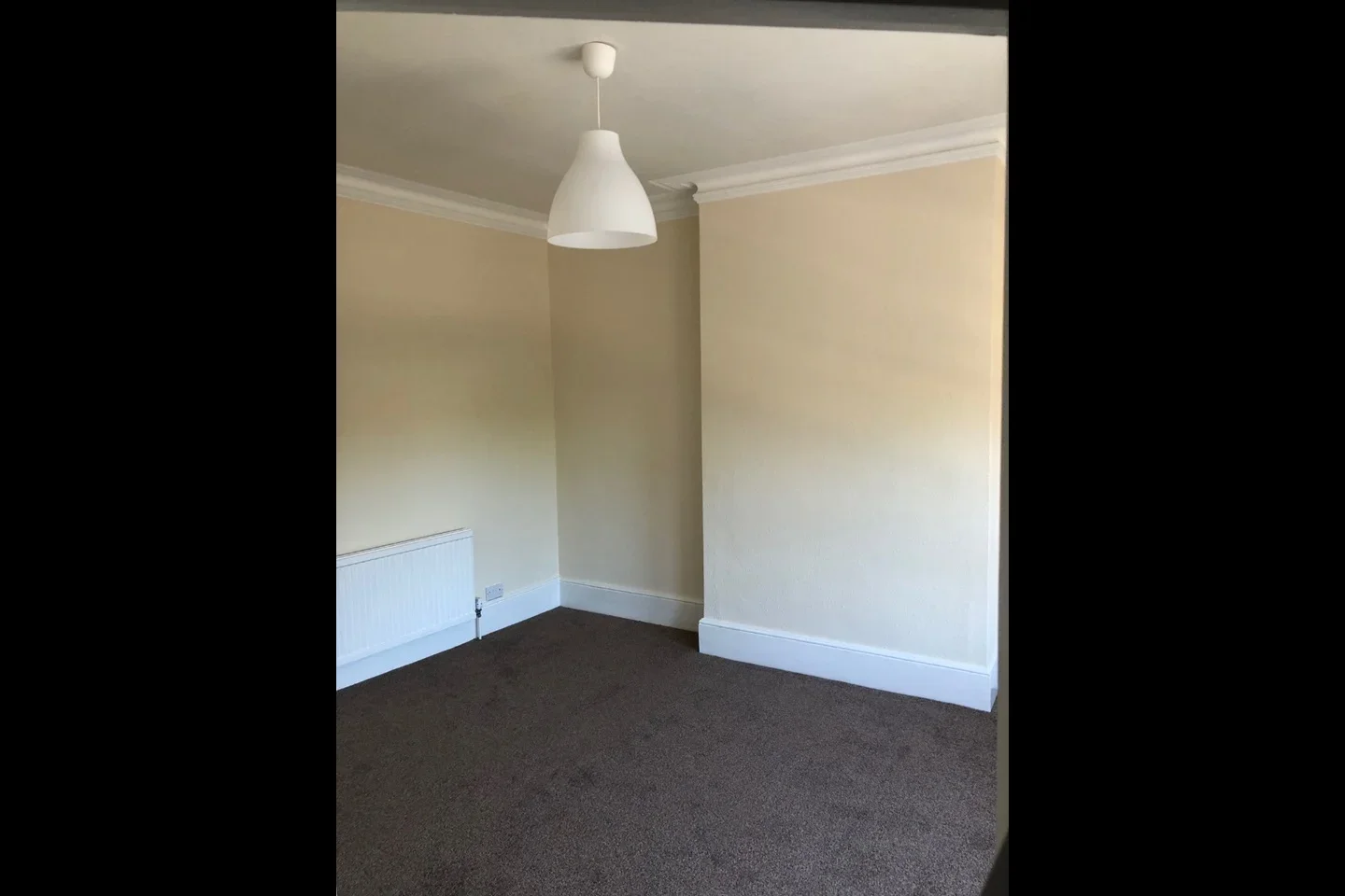 Flat Potters Road in Greater London