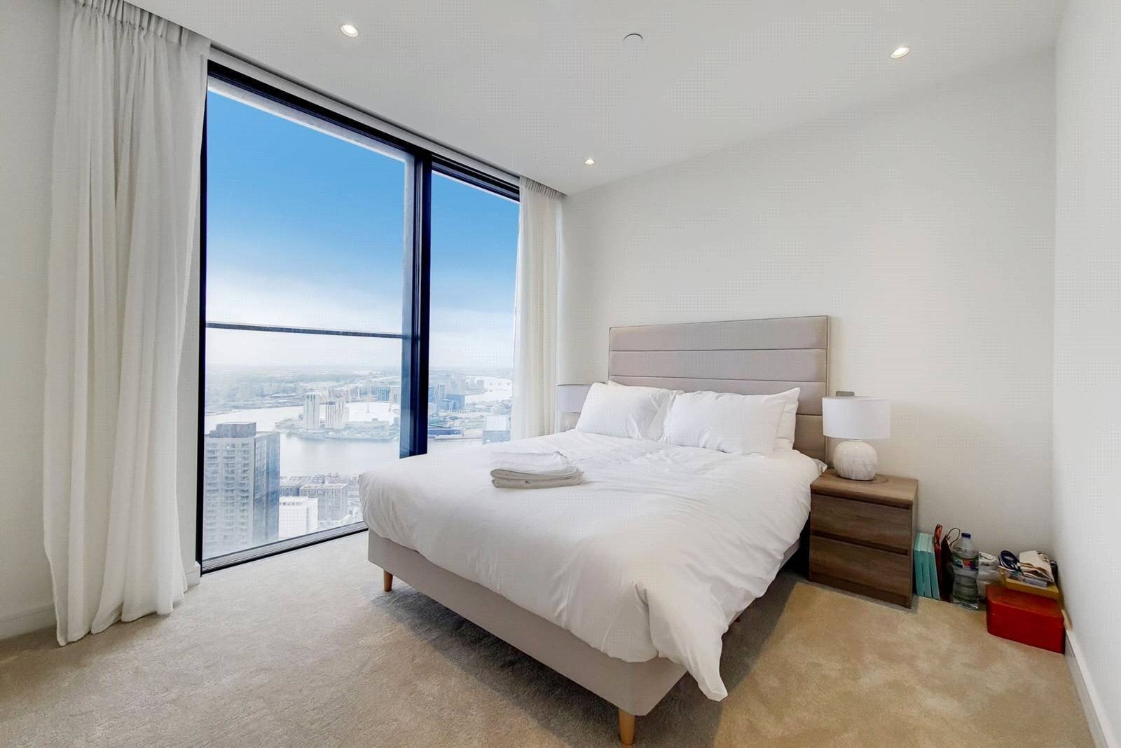 Flat Burdett Road in Greater London