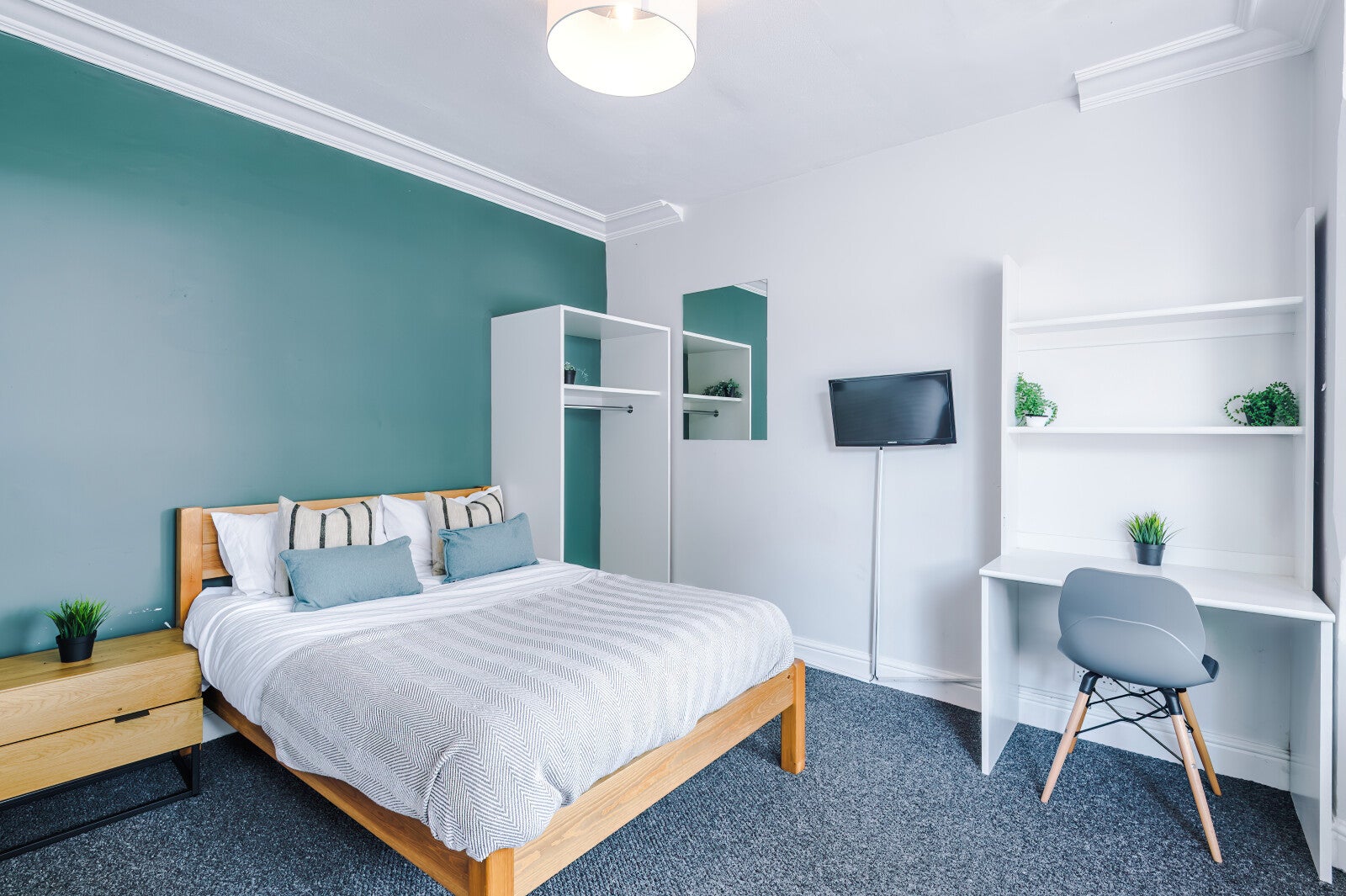 Room Rolleston Drive in Nottingham
