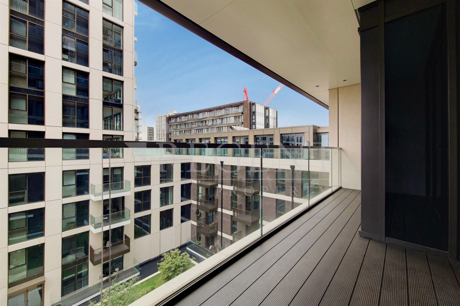 Flat Waterside Promenade in Greater London