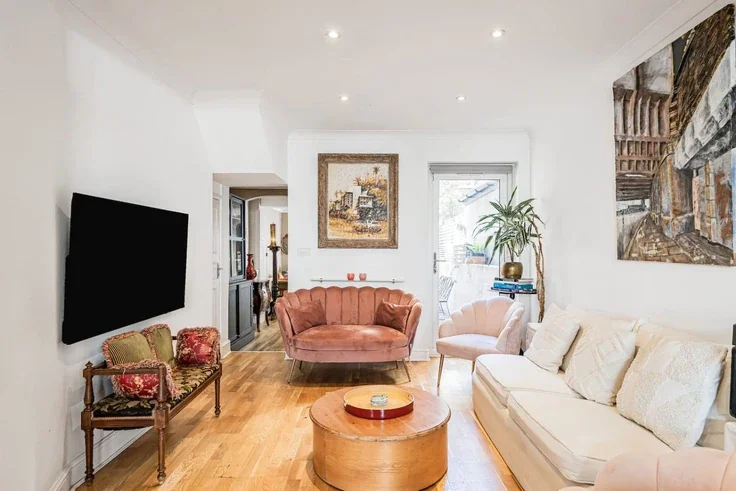 House Donne Place in Greater London