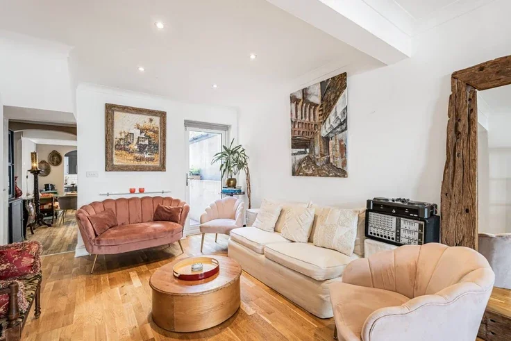 House Donne Place in Greater London