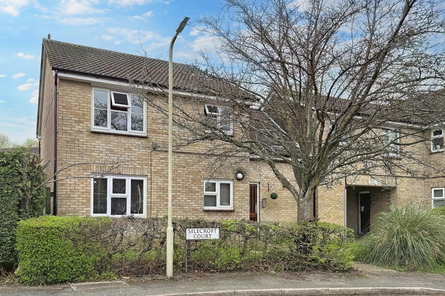 Flat Oxen Lease in Ashford