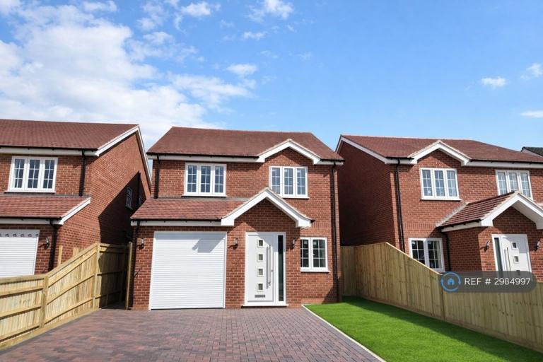 House Compton Close in Reading