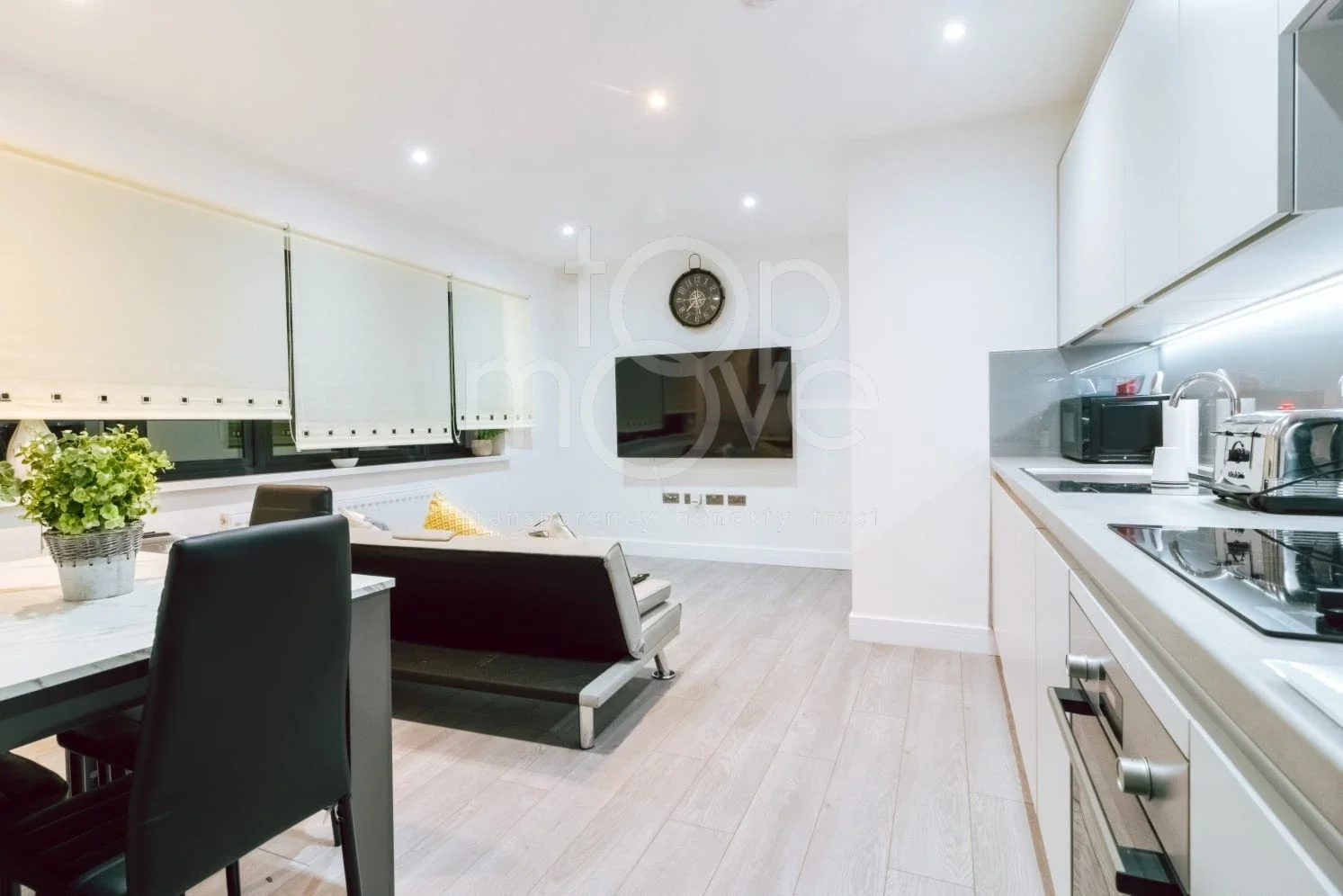 Flat Banstead Road in Greater London