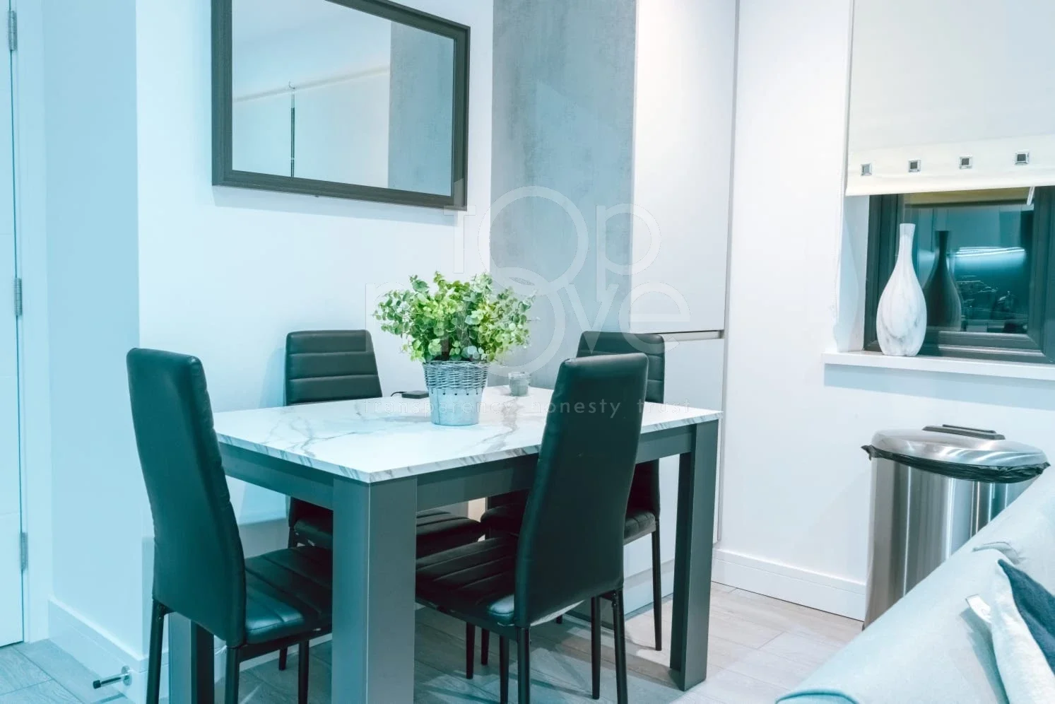 Flat Banstead Road in Greater London