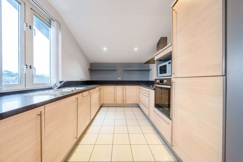 Flat Park Lane in Greater London