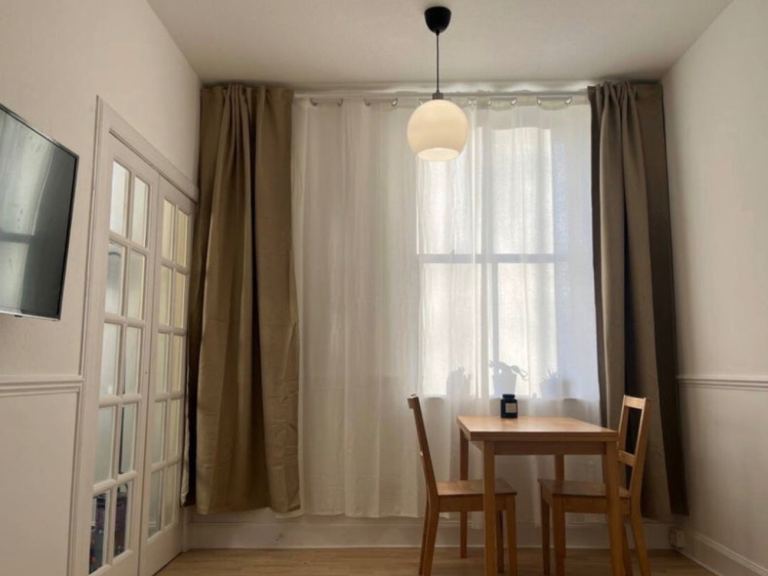 Flat Coburg Street in City of Edinburgh