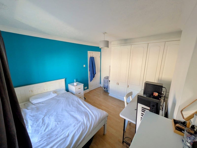 Room Spring Road in Bournemouth