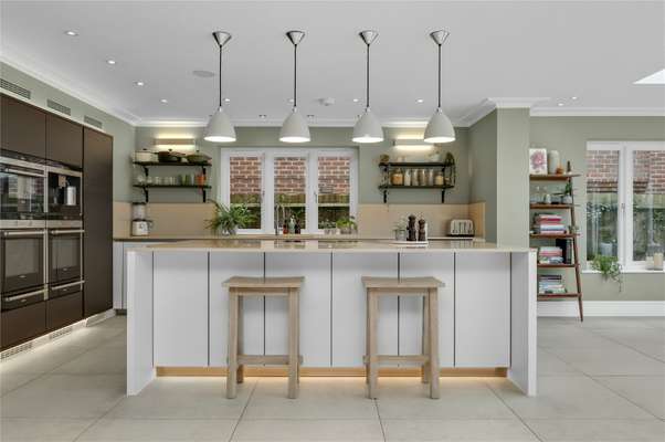 House Twinoaks in Elmbridge