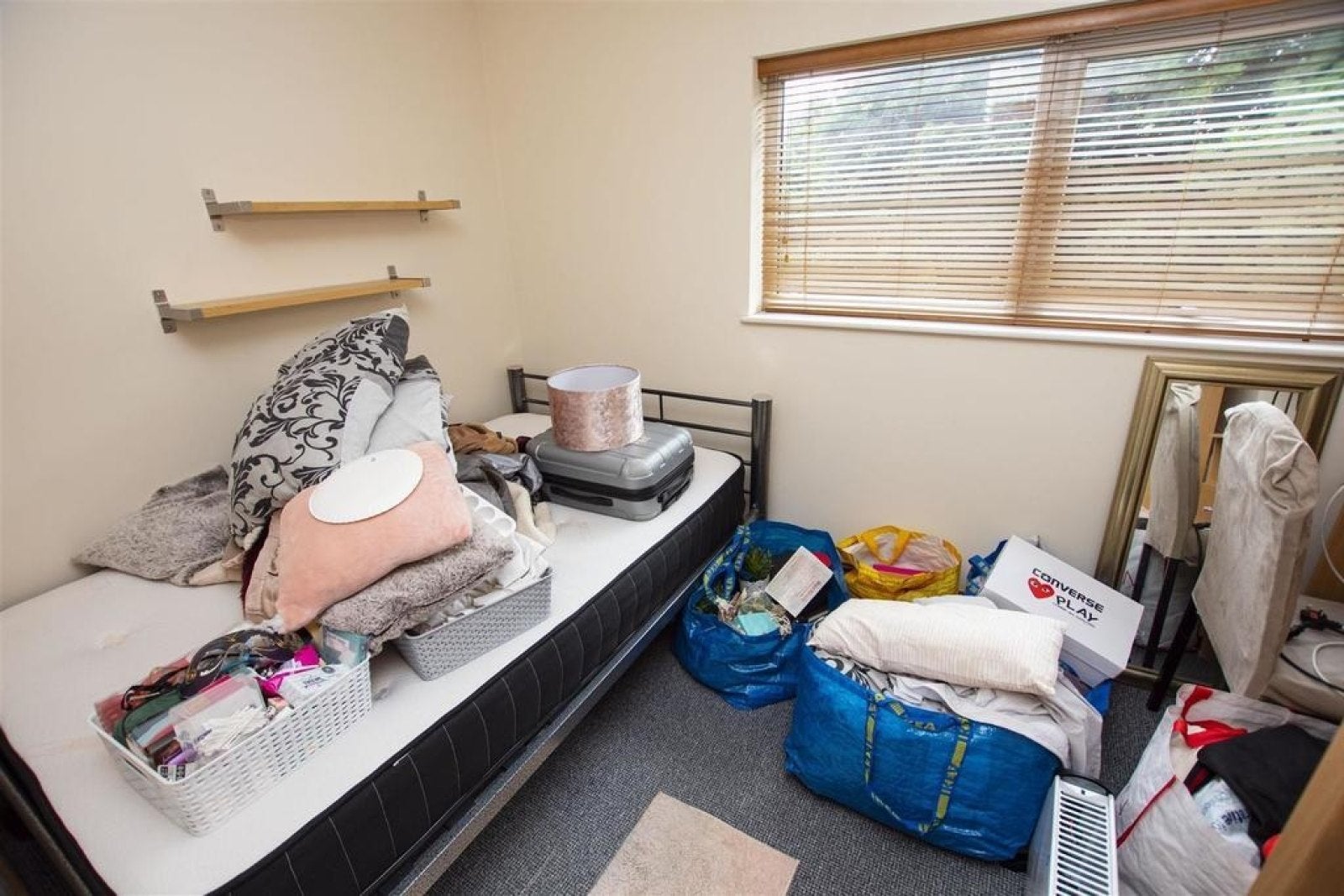Room Hubert Road in Birmingham