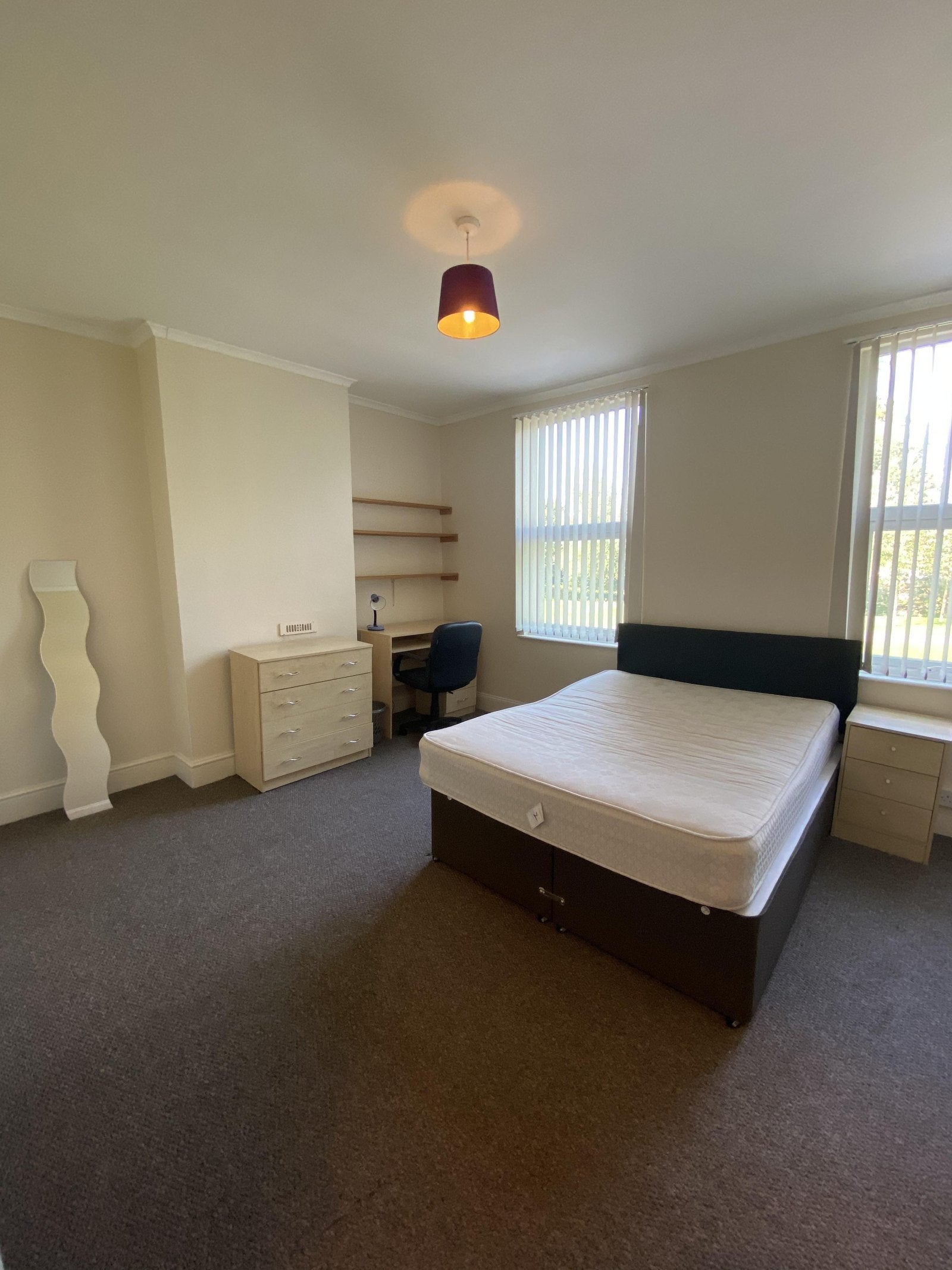 Room Hylton Road in Worcester