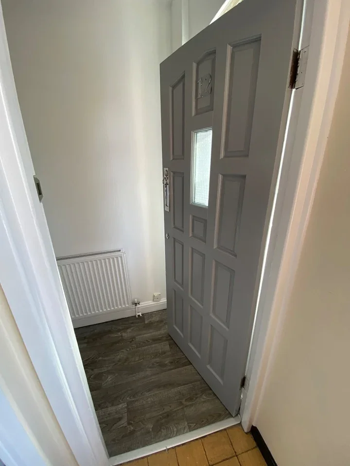Flat Eachelhurst Road in Birmingham