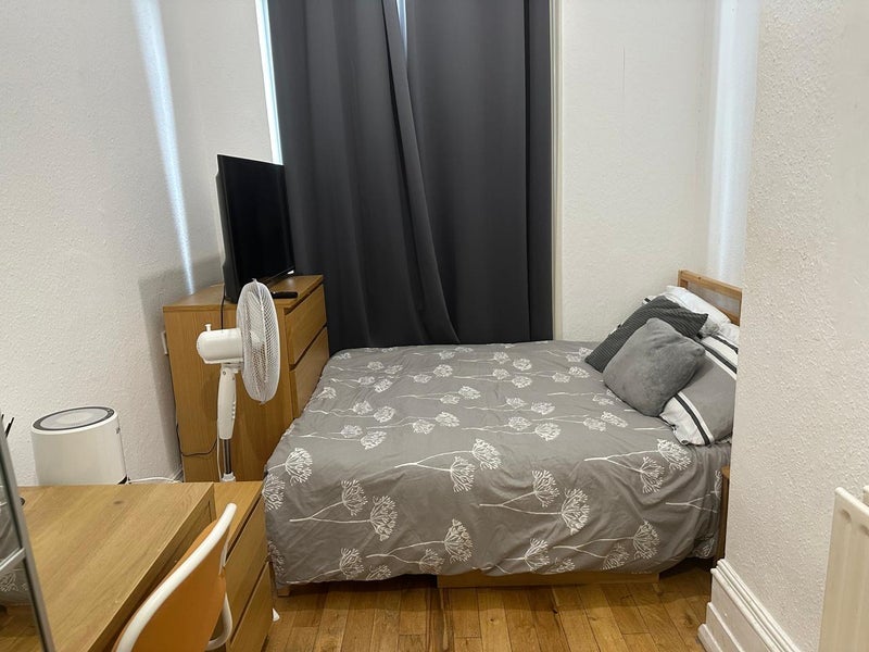 Room Acton Street in Greater London