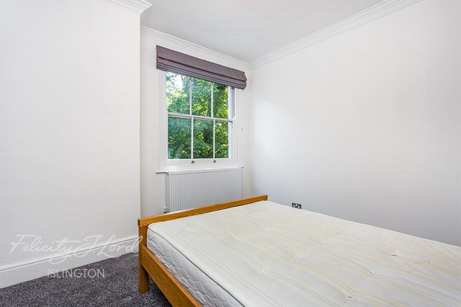 Flat Northampton Park in Greater London