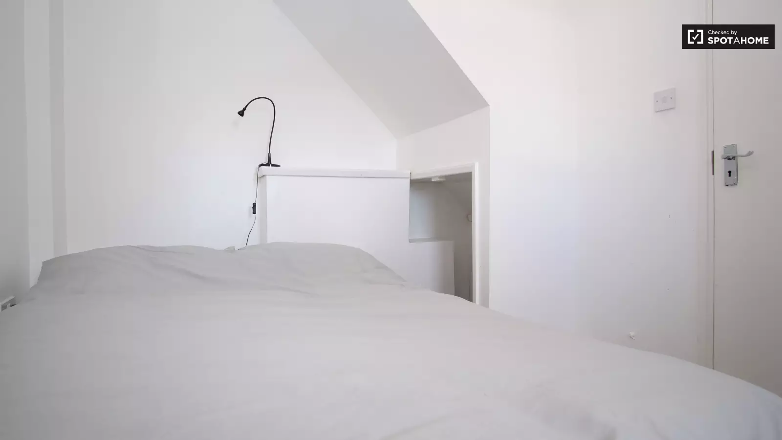 Room Walter Terrace in Greater London