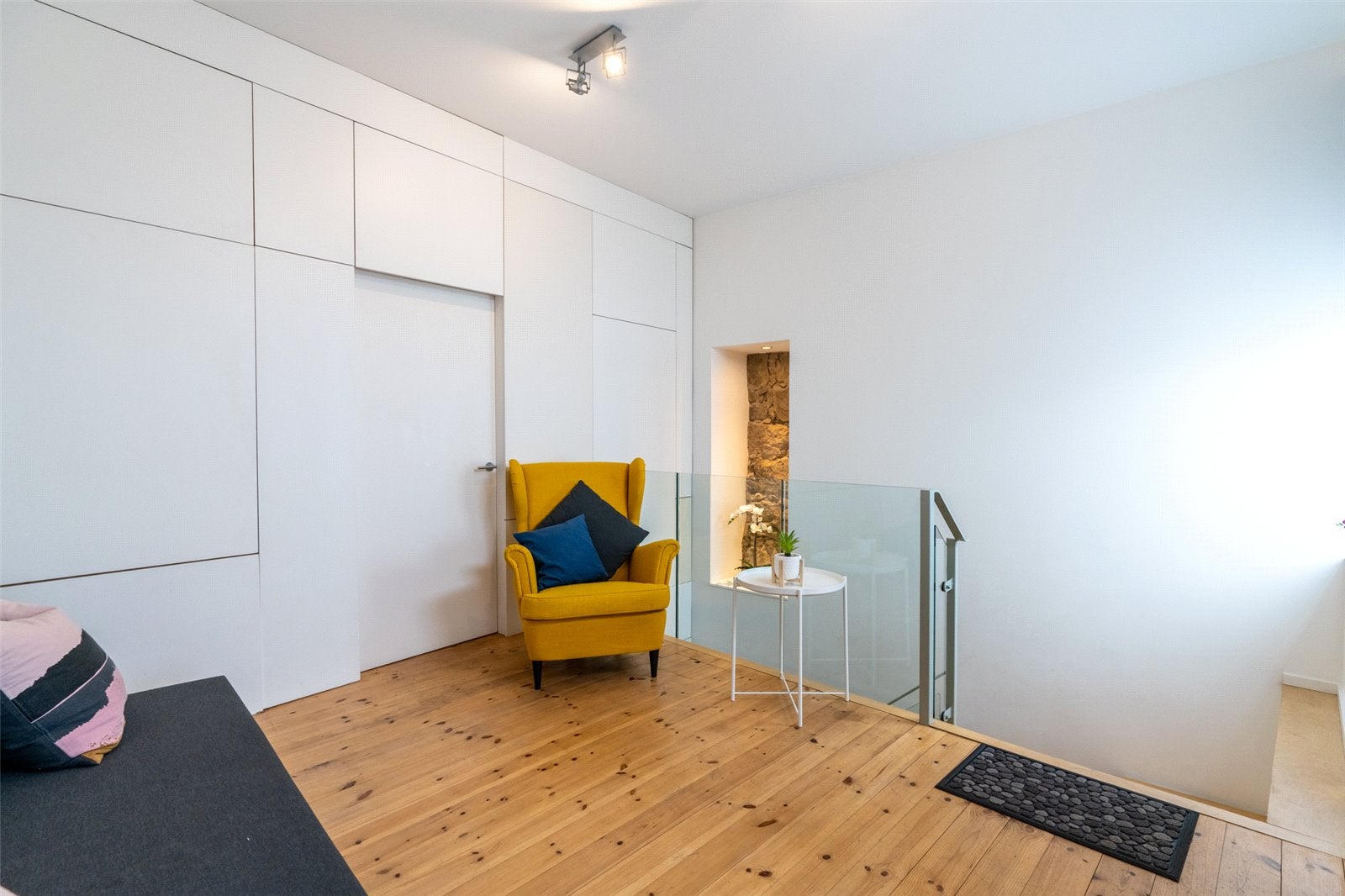 Flat St Leonard's Street in City of Edinburgh