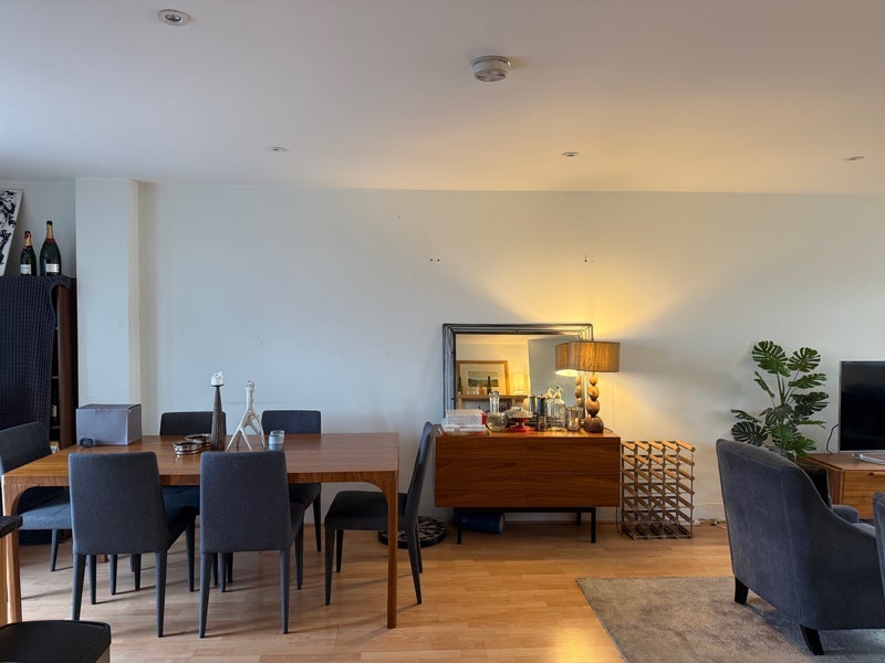 Room Clapham High Street in Greater London