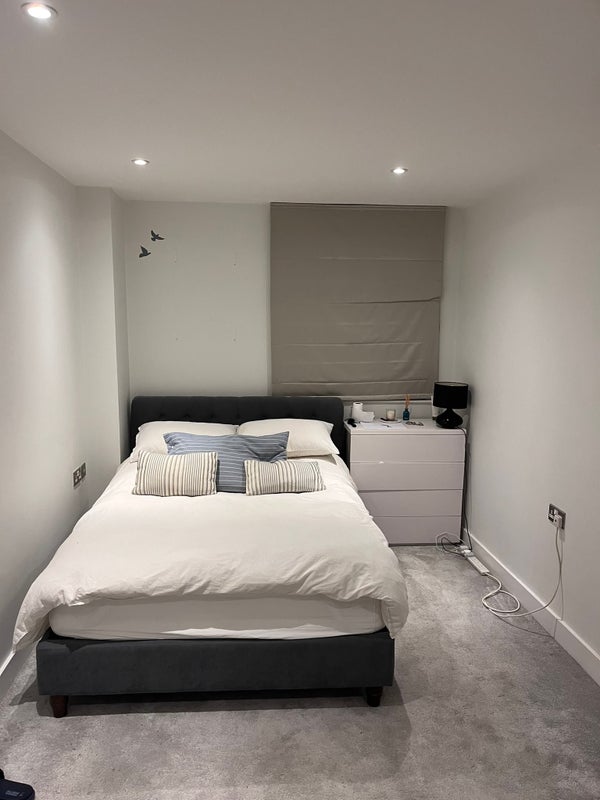 Room Clapham High Street in Greater London