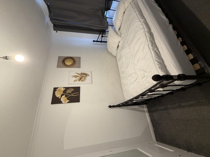 Room Courtland Grove in Greater London