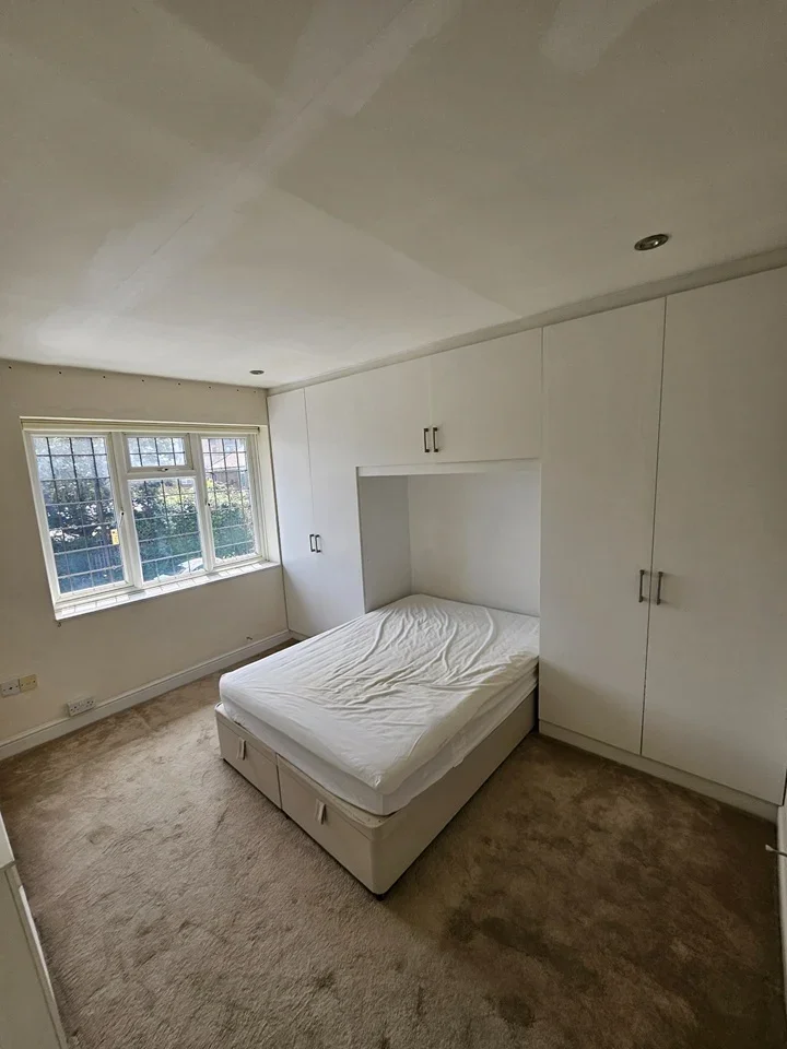 Room Ruscoe Road in Greater London