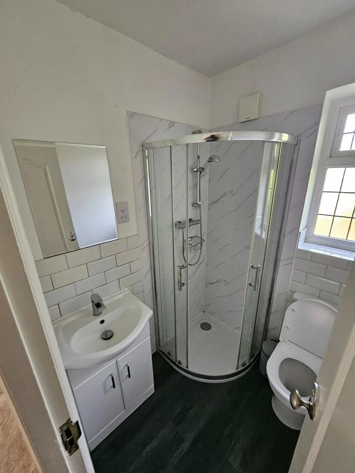 Room Ruscoe Road in Greater London