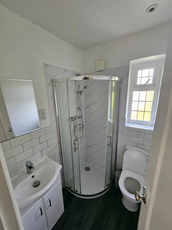 Room Ruscoe Road in Greater London