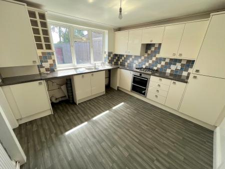 Flat Holme Avenue in New Waltham