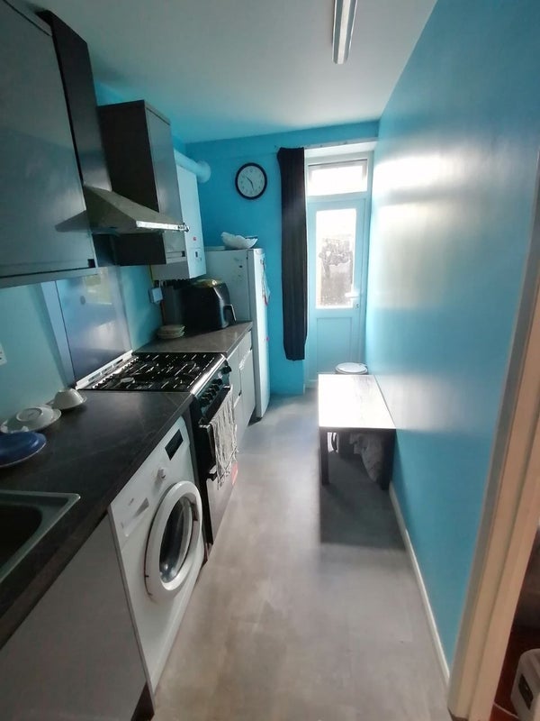 Room Ronald Street in Greater London
