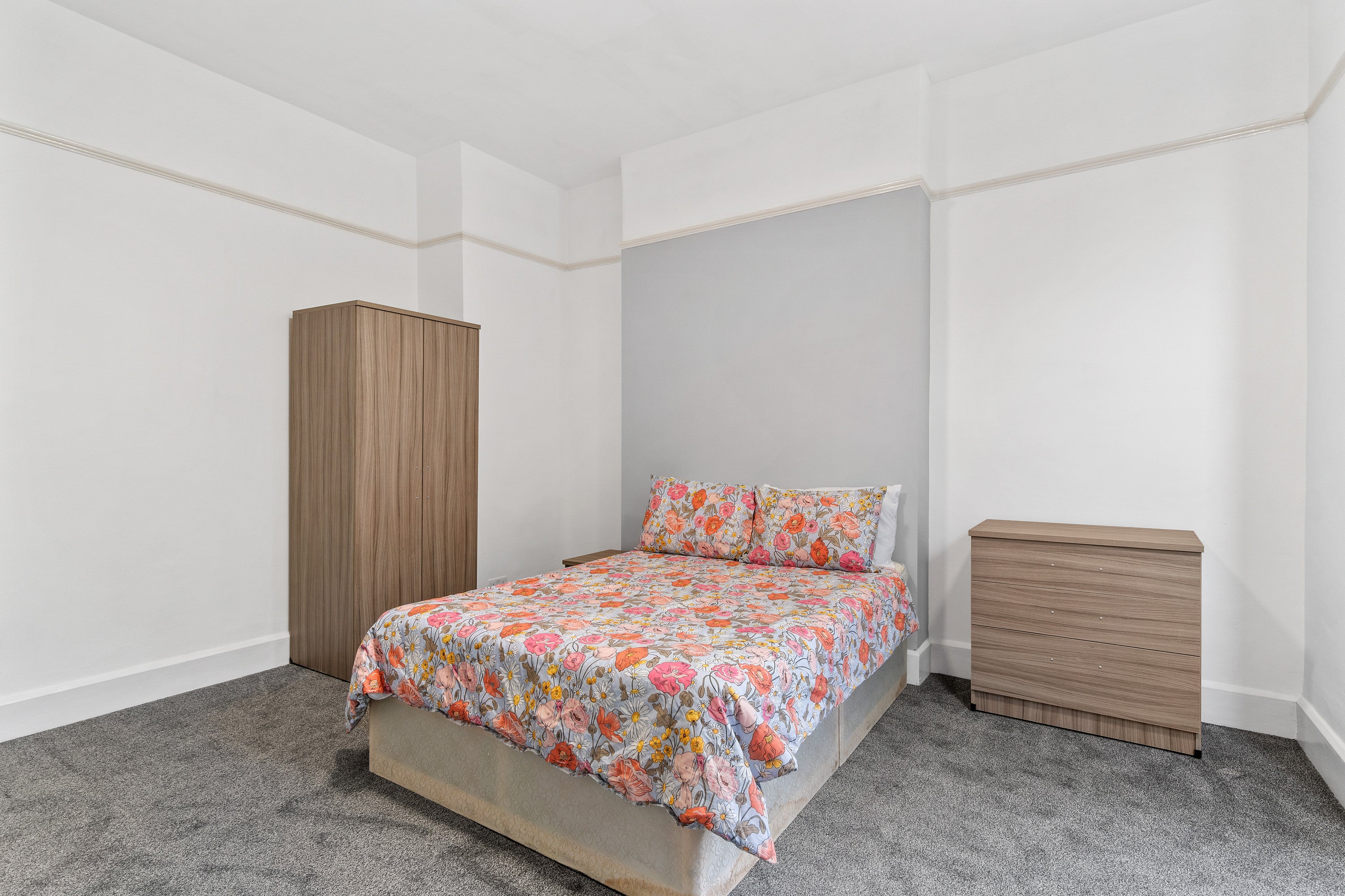 Room Houndiscombe Road in Plymouth