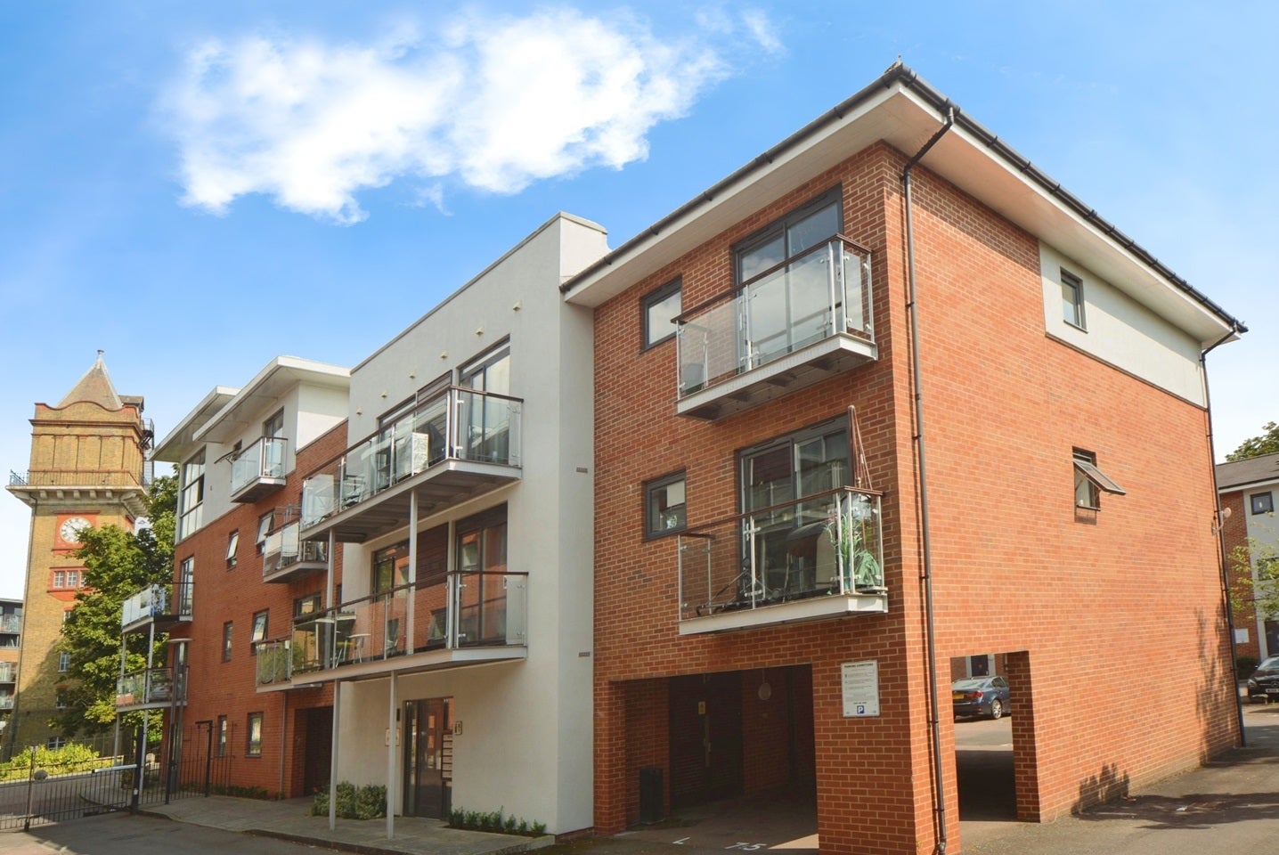 Flat Highfield Close in Greater London