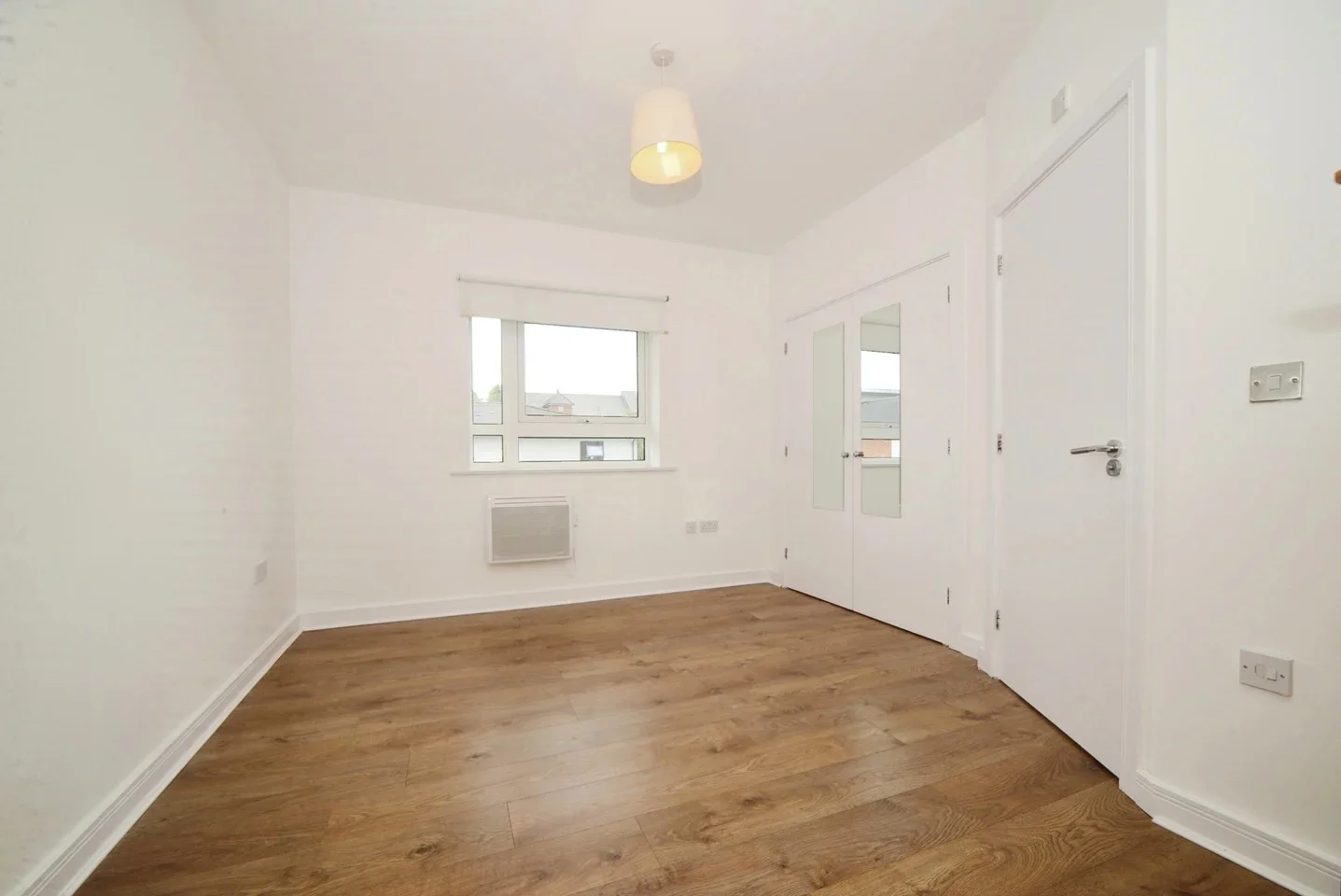Flat Highfield Close in Greater London