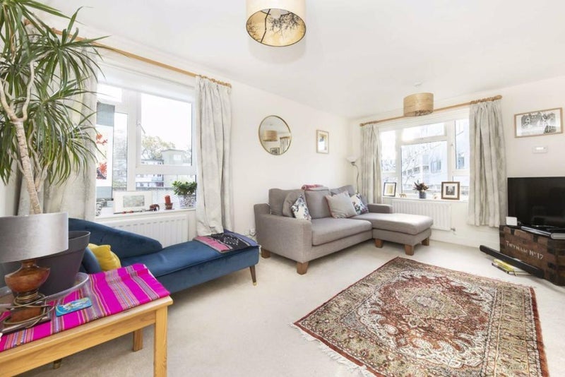 Room Molly Huggins Close in Greater London