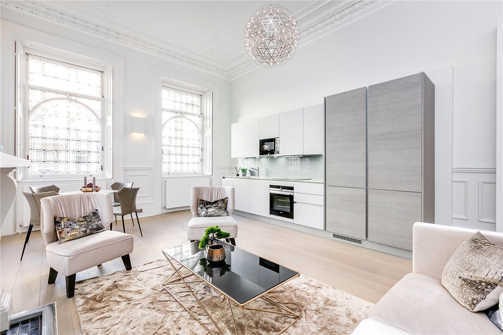 Flat Queen's Gate Terrace in Greater London
