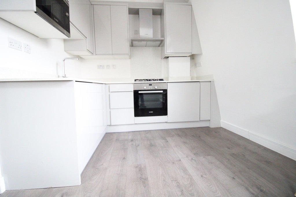 Flat Waterson Street in Greater London