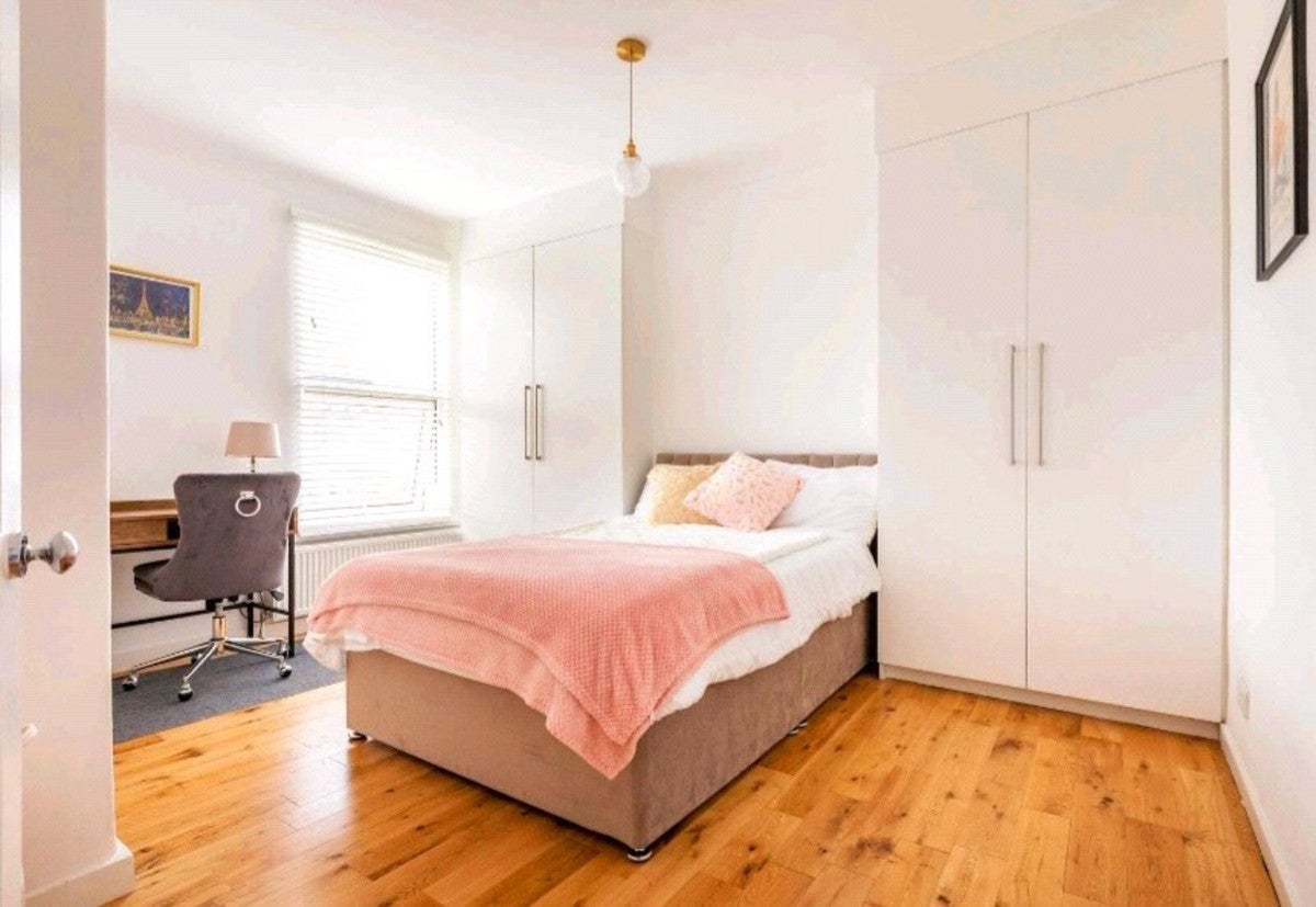 Room Ardoch Road in Greater London