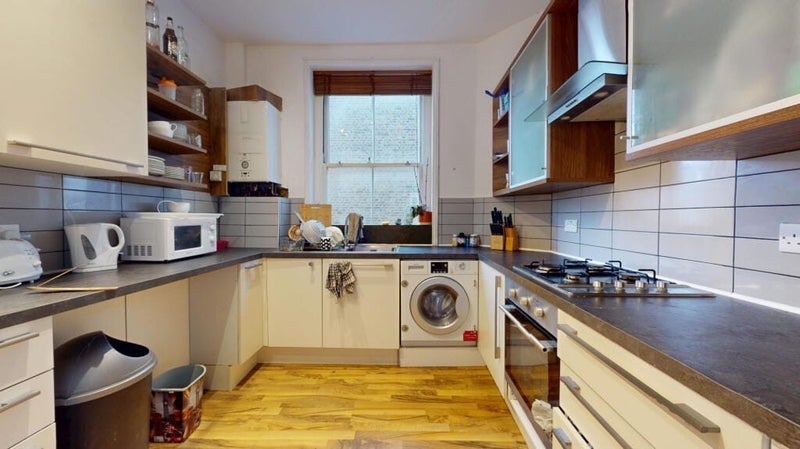 Room Clifton Road in City of Westminster