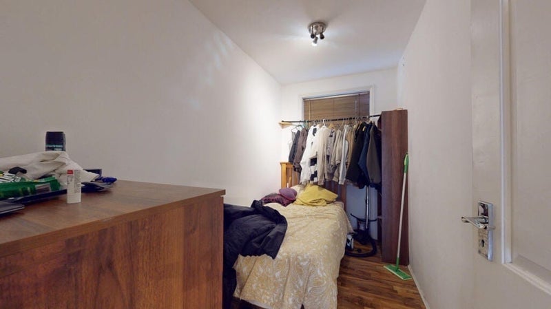 Room Clifton Road in City of Westminster