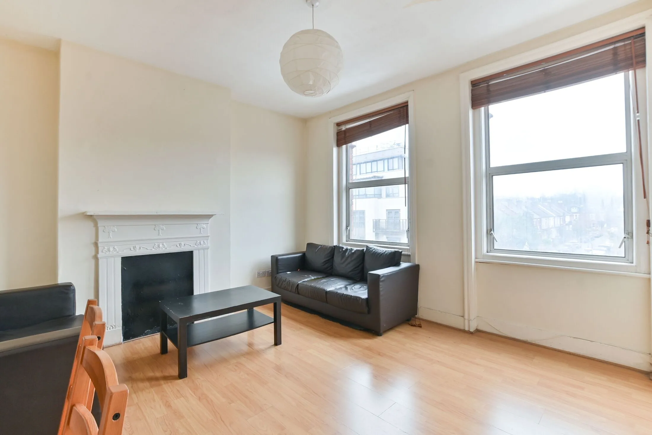 Flat Cricklewood Broadway in Greater London