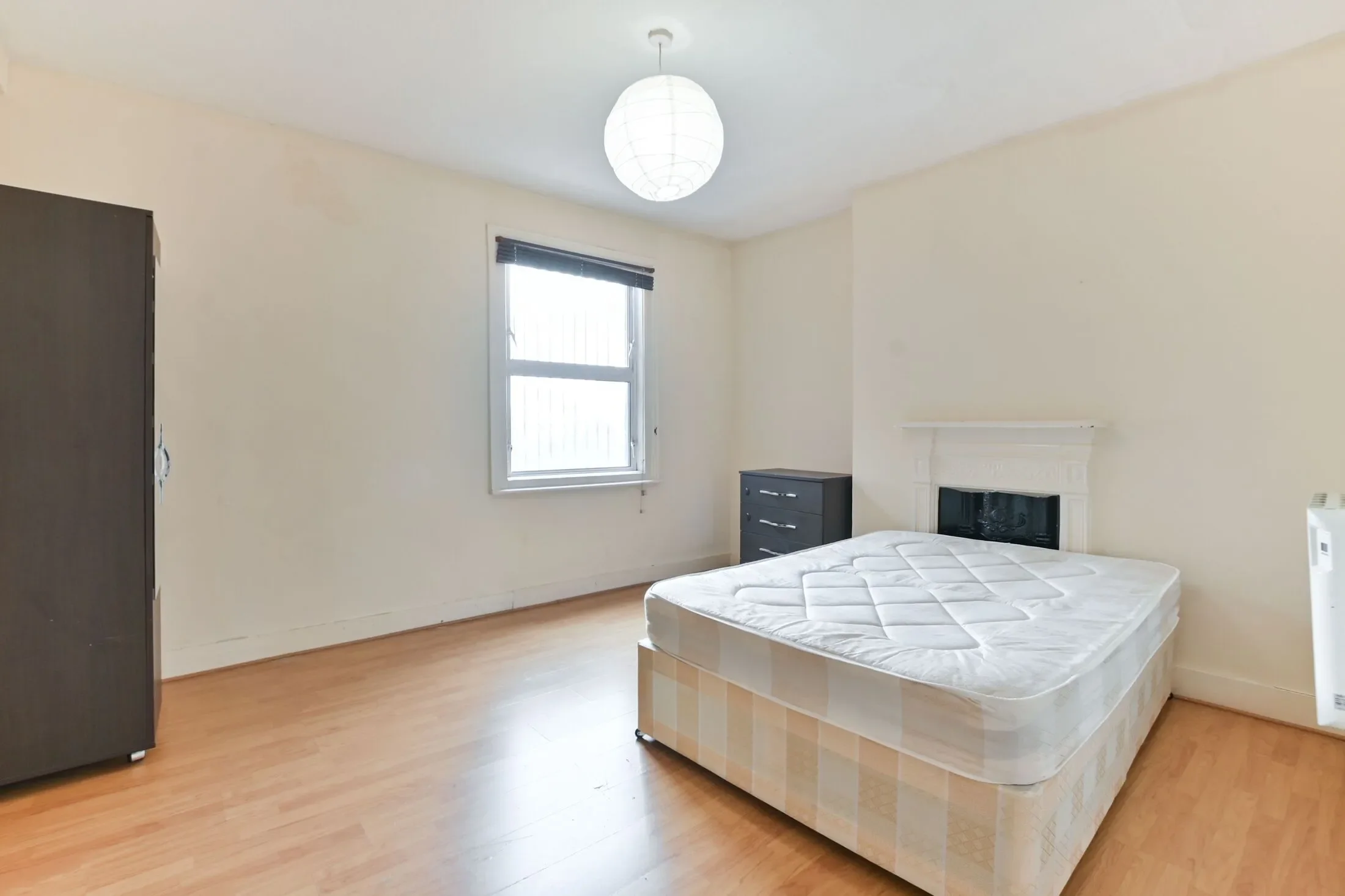 Flat Cricklewood Broadway in Greater London
